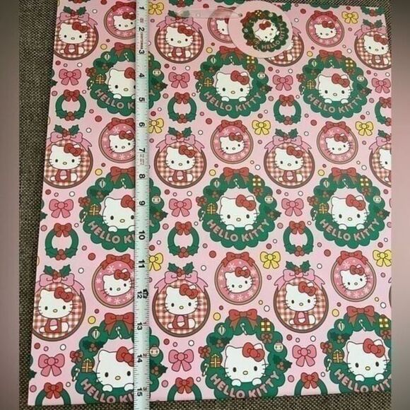 Hello Kitty Happy Holiday's Pink Wrapping Paper Set - Picture 6 of 7